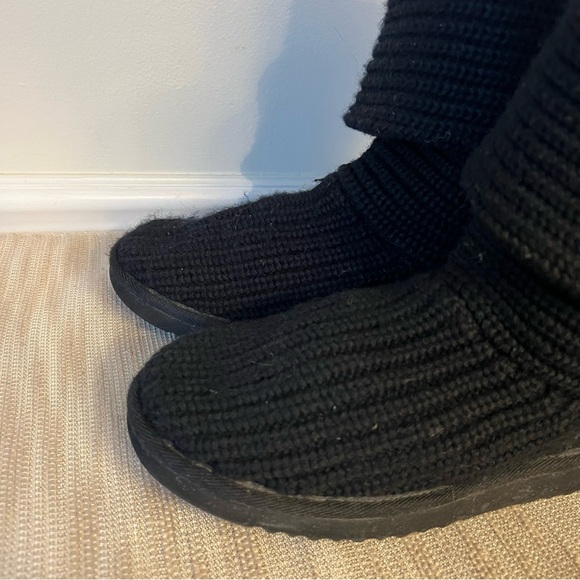 Ugg Classic Cardi Black sweater boots Women’s Sz 7 - Picture 14 of 16